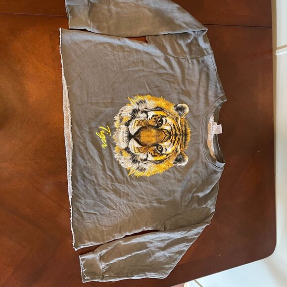 Love Vintage Tiger Graphic Cropped Sweatshirt Large nwot - Picture 10 of 10